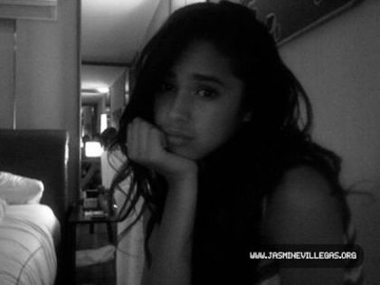 Jasmine Villegas Personal Photos (46)