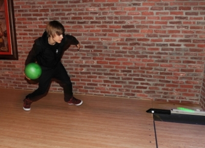 Bowling with Justin Bieber (11) - Bowling with Justin Bieber