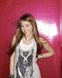 16133668_OLBBEKBFX - Sedinta foto Miley Cyrus 17