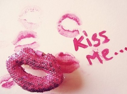 0xx Kiss Mee =)) xx0 - 0xx Something About Love xx0