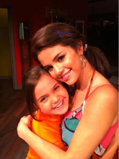 x2_307bb81 - x - Selena Gomez - x