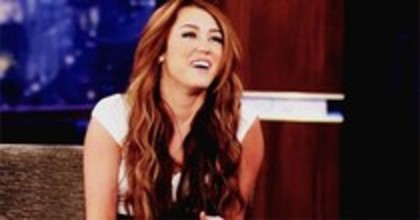 27838222_PRPKCGZRQ - x GIF Miley Cyrus 01