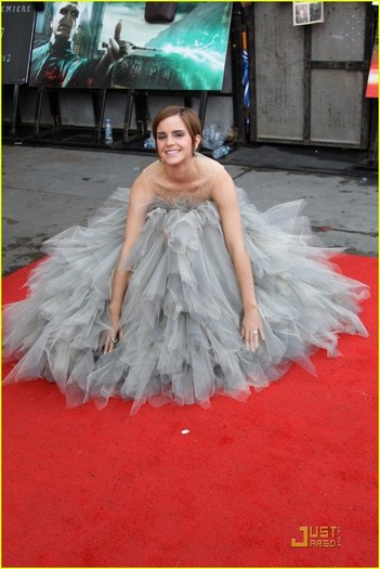 Emma Watson - xx - HP7 Part 2-London Premiere - xx