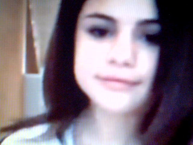 Selena Gomez Live Chat (86)