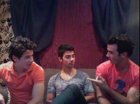 Jonas Brothers Live Chat (18)