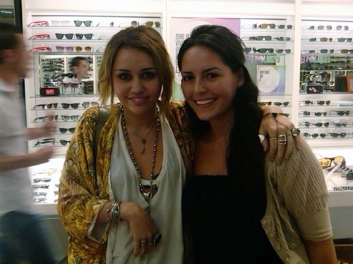 at somerset mall in detroid (7) - miley cyrus at somerset mall in detroid