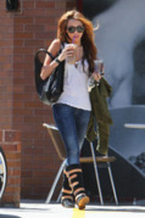 15289710_RWBZXWUZP - Miley Cyrus Drinks Coffee in Los Angeles