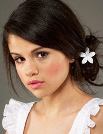 Selena Gomez - how to look like Selena Gomez