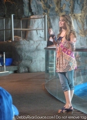 At-Shedd-Aquarium-June-8-2010-debby-ryan-13103946-288-399