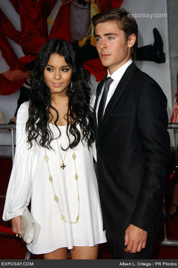 vanessa-hudgens-and-zac-efron-high-school-musical-3-senior-year-los-angeles-premiere-arrivals-YCnBQd