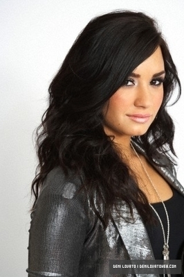 Demi-Photoshoot-demi-lovato-16943460-266-399