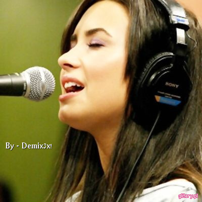  - Demi_Lovato