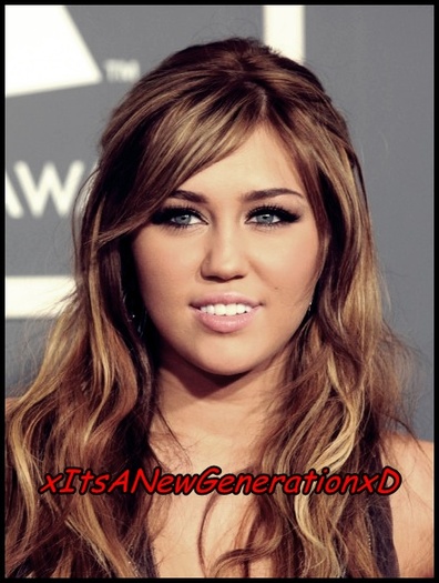 miley-cyrus-2011-grammy-awards-02132011-04-430x573