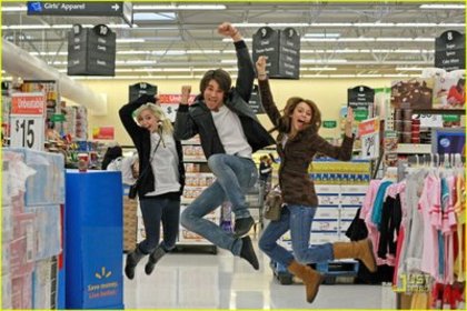 miley-cyrus-justin-gaston-brandi-walmart-03