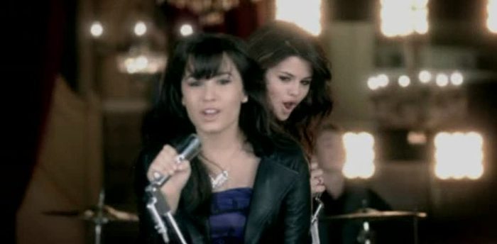 20833502_DHVQOJQGF - One And The Same Selelena Gomez And Demi Lovato