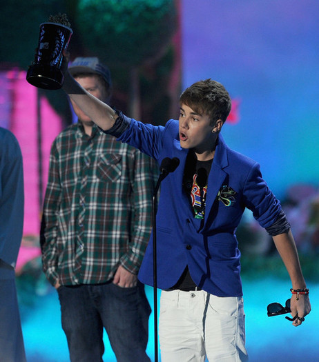 JustinBieber-MTVmovieawards-2011-11