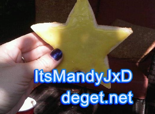 Noreeny made me a star cookie cuz I LOVE stars! - Proofs 003