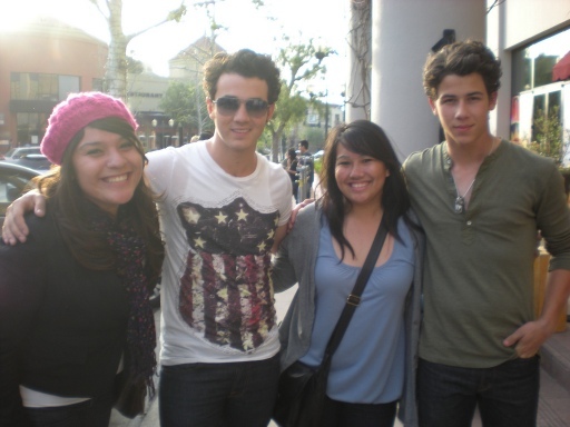 normal_4461588104_a437e38b12_b - Nick with fans