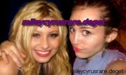 m n aly - a rare pic with miley and aly