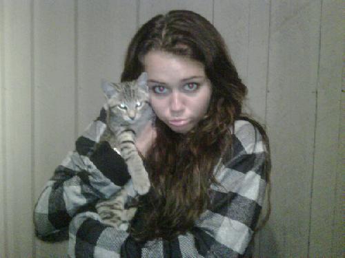 Miley_Cyrus_cat - my idol 3
