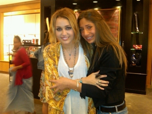 at somerset mall in detroid - miley cyrus at somerset mall in detroid