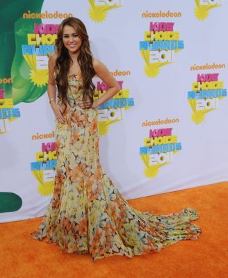 normal_107~3 - 02 04 - Nick Kids Choice Awards - Arrivals