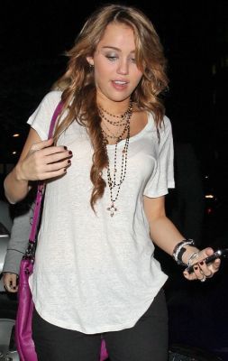 normal_miley-cyrus-homeless[1]
