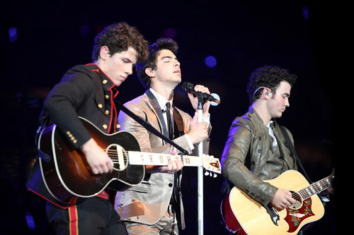 Houston Rodeo 2010 Jonas Brothers & Demi Lovato (17)
