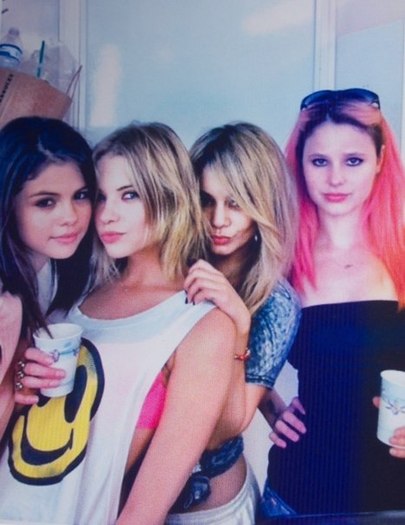 We love to take pics.. - Spring Breakers
