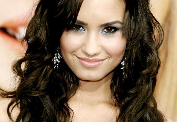 demi26 - Demi Lovato