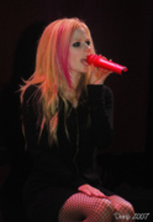 10257023_XKSICLFFJ - Avril  Lavigne