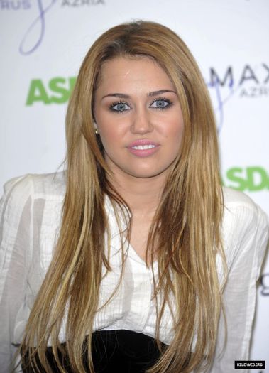 > Miley Cyrus - Max Azria <