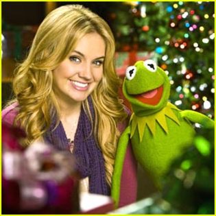 tiffany-thornton-kermit-believe-video - Tiffany Dawn Thornton-Very nice girl