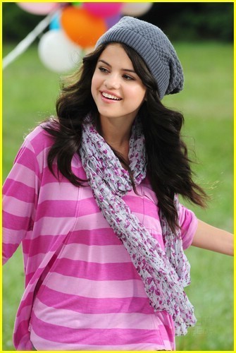 Selena-Gomez-Dream-Out-Loud-Commercial-selena-gomez-13769259-335-500