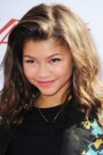 39993202_PUXPTCVWC - zendaya coleman-rocky blue