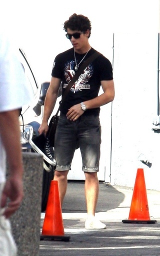 normal_nick-jonas-032010-2 - Nick-Out at a Studio in Los Angeles