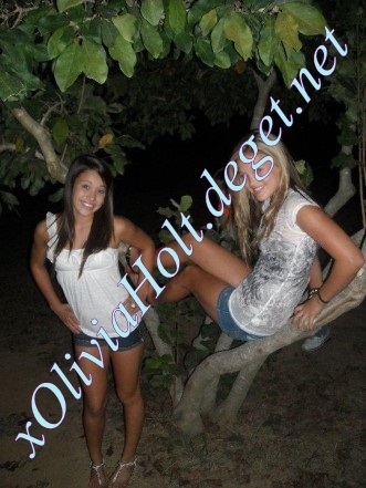 Olivia - Holt - Rare - Photo - 021