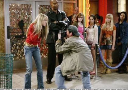  - Hannah Montana Season 1 Episode 5 - Its My Party And I will Lie If I Want To
