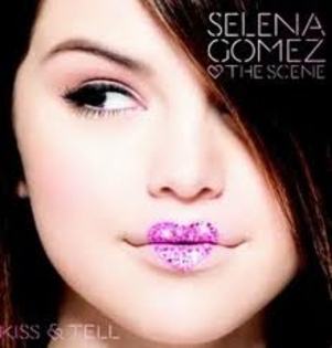 I love that heart - Selly Gomez the scene
