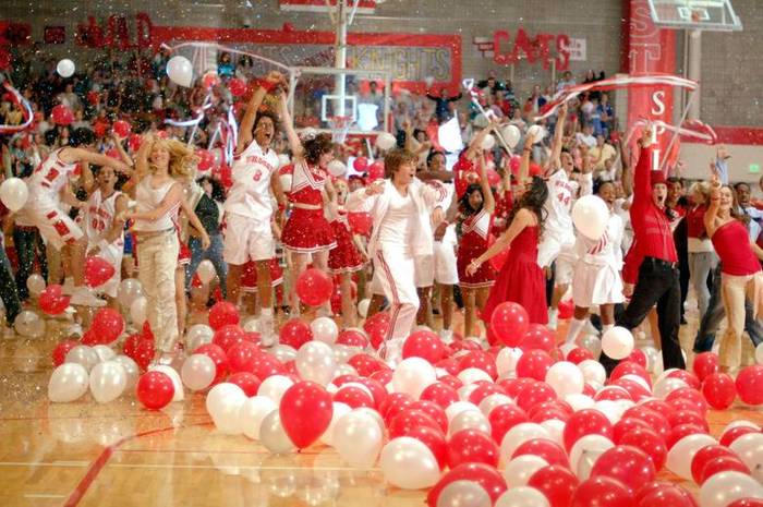 ashleymtisdale_com-highschoolmusical-stills005