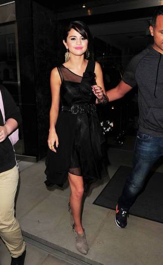 July 5th, 2011 - London Hotel (14)