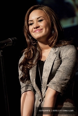 22 - AUGUST 5TH 2010-Press Conference in Chicago IL