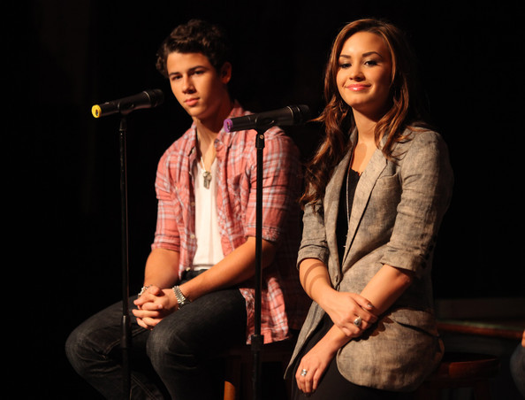 Jonas Brothers Attend Press Conference (6)