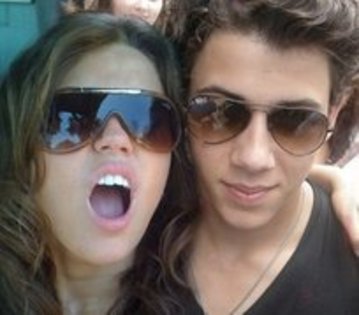 MMJXMTHALOSWPLQOVWT - miley and nick