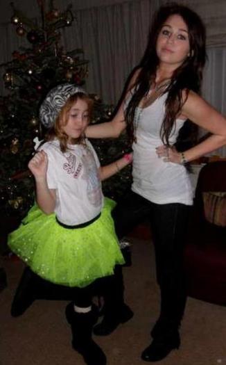 miley-personal-holiday-pictures-22