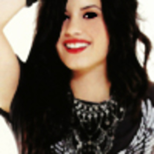01 - Demi Lovato