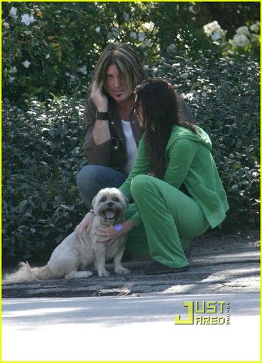 miley-cyrus-stray-dog-24