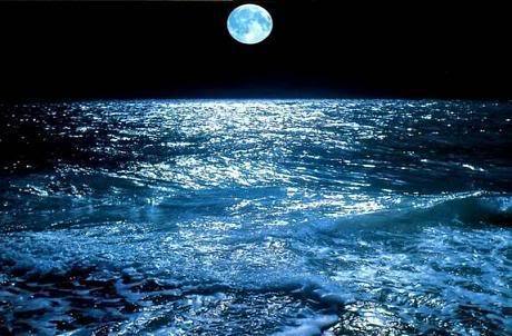 Oceanfullmoon