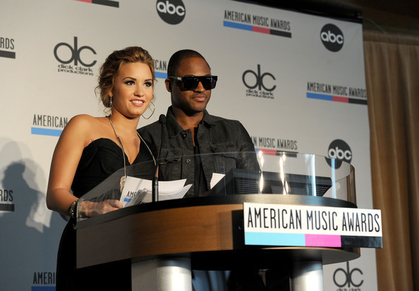 talking - American Music Awards Nominations Press Conference