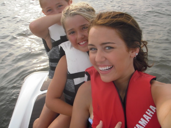 Had a wonderful day. Ended it with jetskiing with my girls =] - Twitter